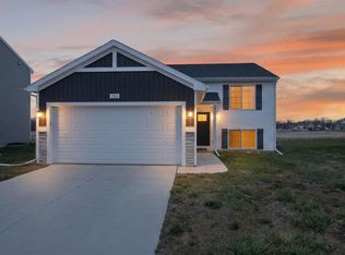 2106 Farm Valley Rd, Adrian, MI