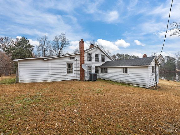 4th image of 3250 Mine Creek Rd