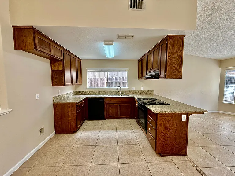 8208 Charlotte Ave — Photo 2