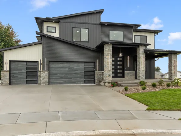 2015 Katie Ct, Davenport, IA 52807
