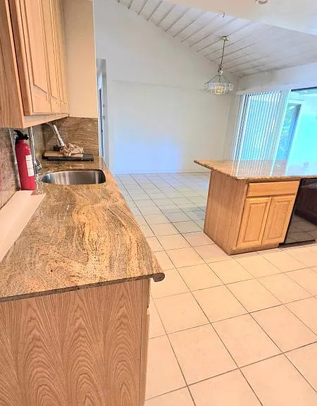 6480 Havenside Dr — Photo 7