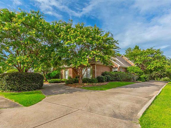 3rd image of 236 Woodland Brook Dr