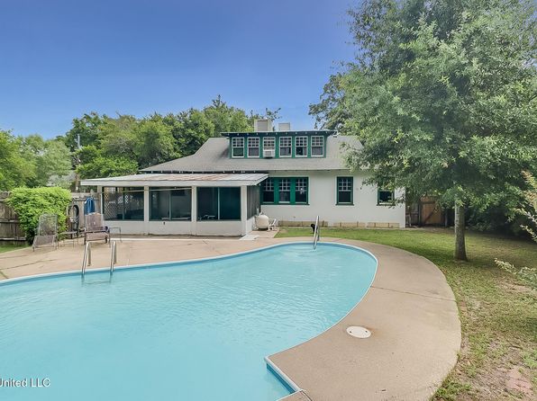 131 Suter Pl, Biloxi, MS 39530