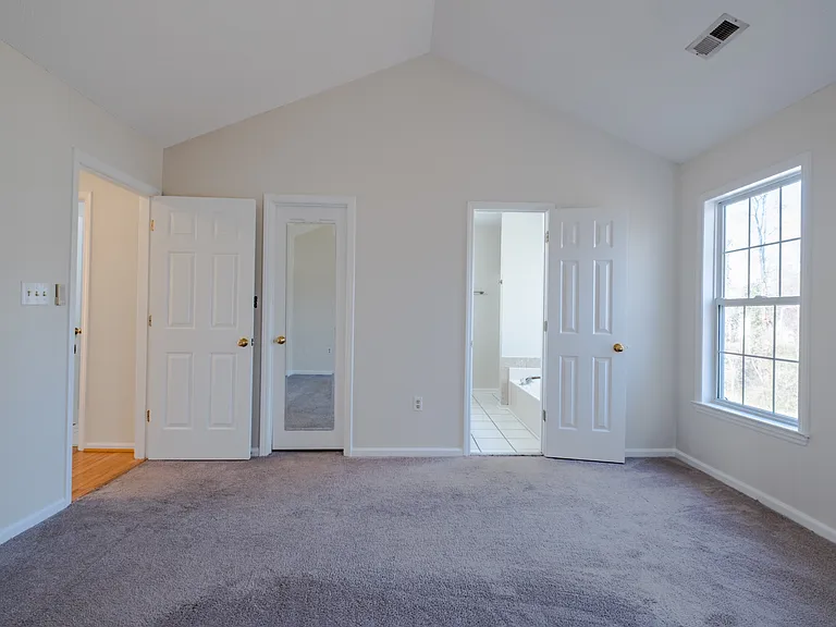 117 Eagle Ct — Photo 10