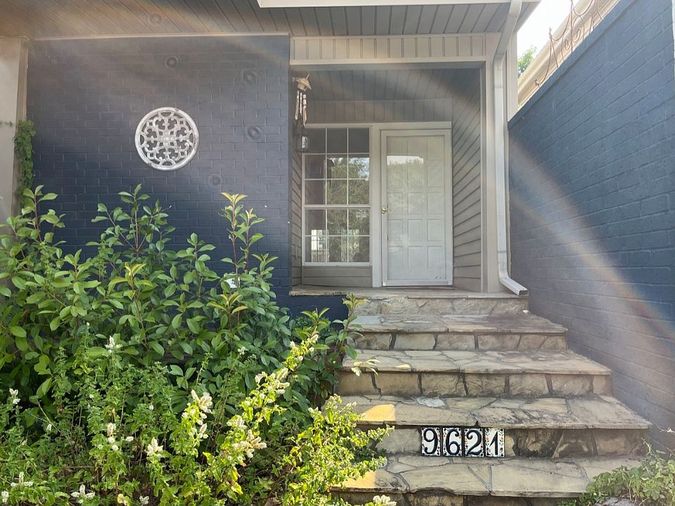 1st image of 9621 Lea Shore St