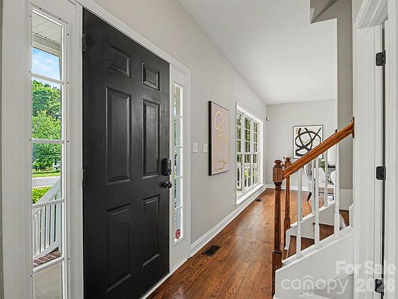 4th image of 2715 Thornburg Ct
