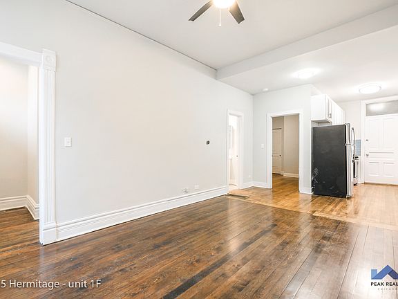 5th image of 1065 N Hermitage Ave #1677774