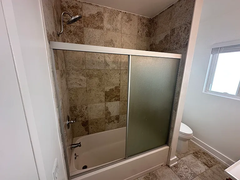 1015 E Wilson Ave #4 — Photo 17
