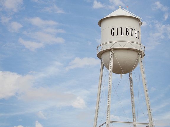 Only a 20-minute drive to the Gilbert Heritage District