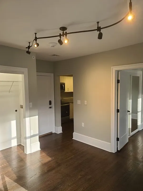 1 bed, $1,525 — Photo 2