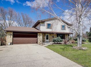 S78W32938 Sugden Rd, Mukwonago, WI 53149