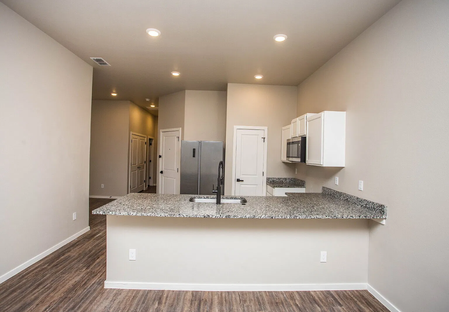 3 bed, 2.0 bath, 1367 sqft, $1,250 — Photo 4