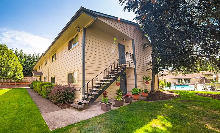 LAURELWOOD ESTATES — Photo 1