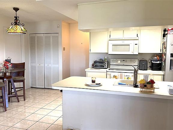 3rd image of 8648 Gold Pine Dr