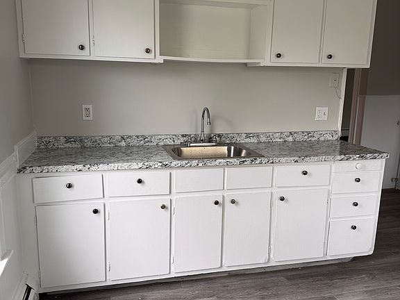 Bright updated kitchen