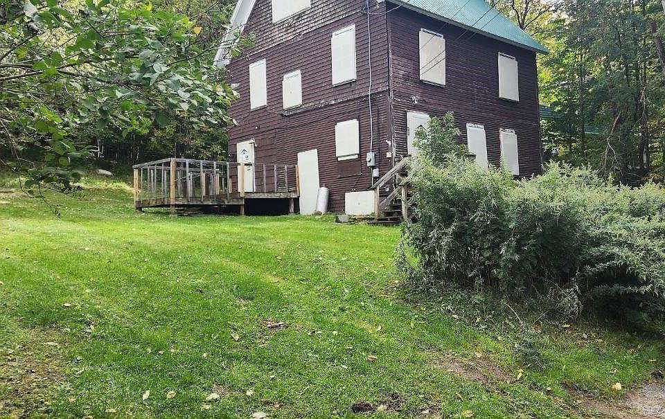 2nd image of 33 Grandview Ln