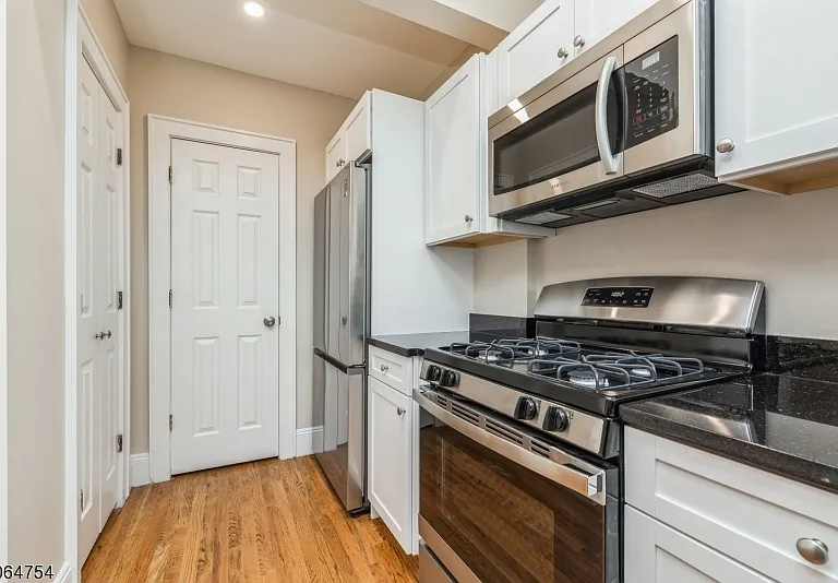 1244 Birch St #B — Photo 12