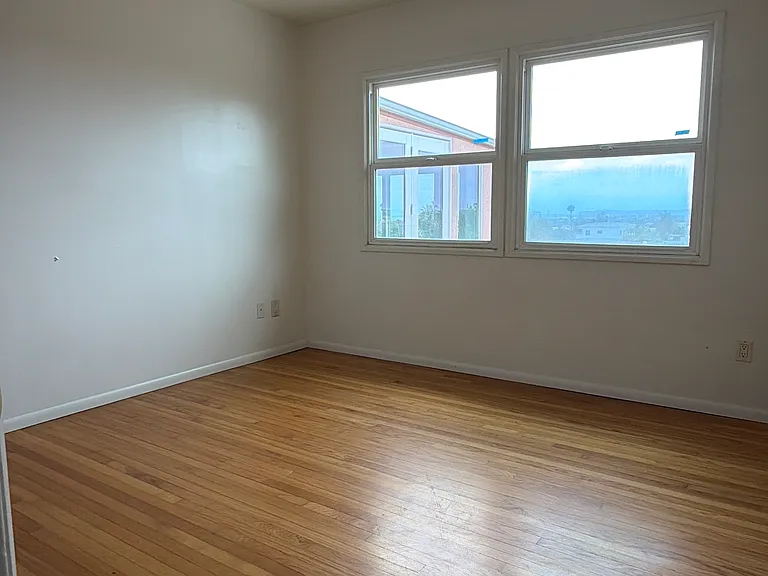 134 Las Flores St — Photo 11