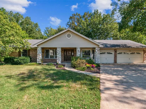 4301 Carrie Beth Ln, Saint Louis, MO 63128