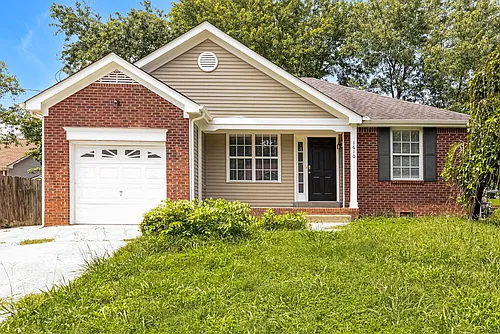 1610 Cedar Tree Ln Photo 1