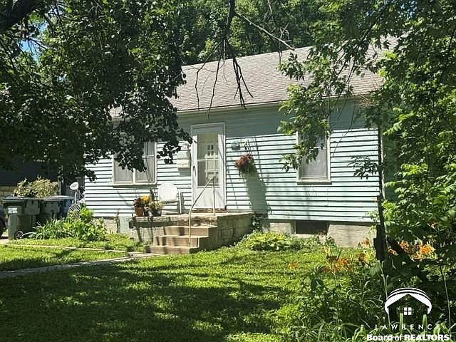 1st image of 629 Missouri St
