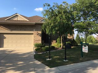 957 Eagle Run Dr, Dayton, OH 45458