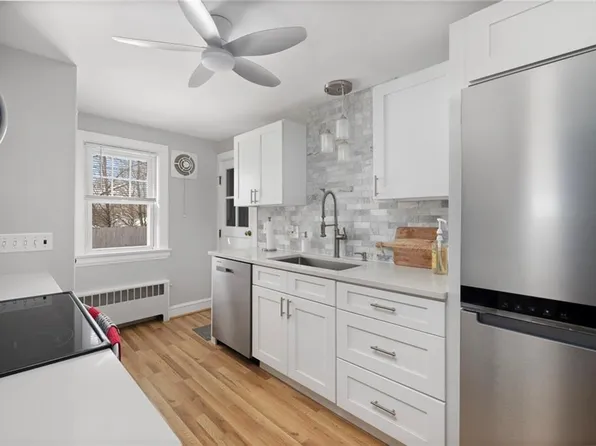 123 Doolittle St, Coventry, RI 02816