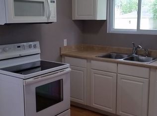 204 W Sigler St, Hebron, IN 46341