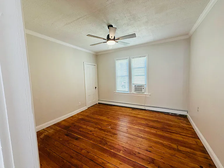 204 Woodbine St #1 — Photo 5