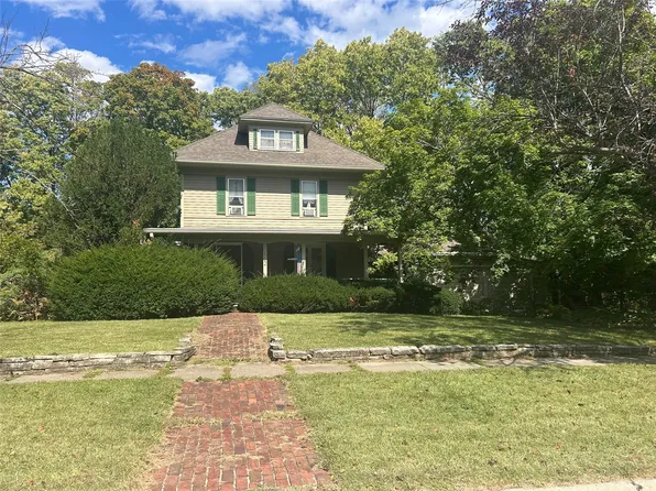 802 W Detroit Ave, Indianola, IA 50125