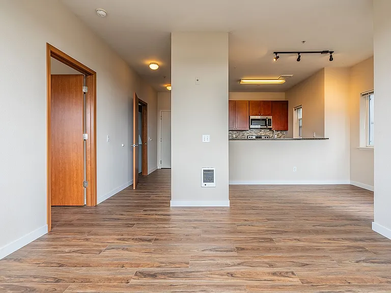 Landmark Apartments — Photo 7