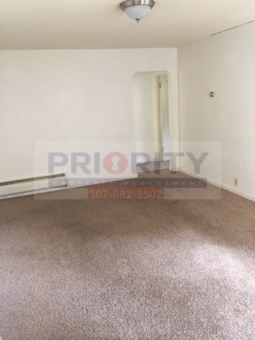Building Photo - 107 Ross Ave