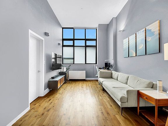 5th image of 360 Furman St APT 306