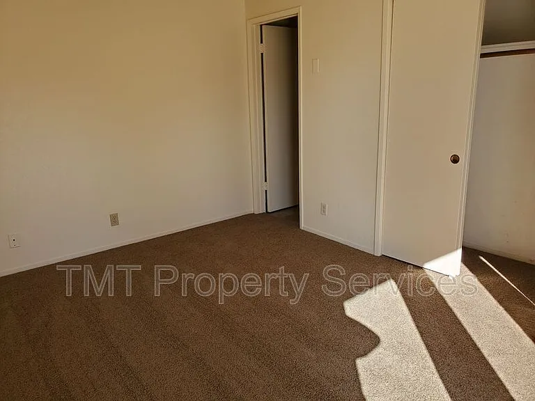 924 N O St — Photo 10