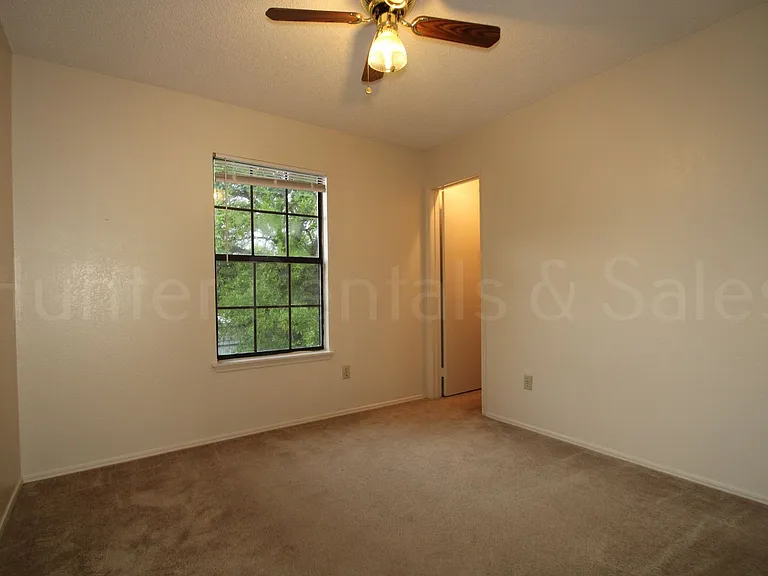 1905 Meadowbrook Dr — Photo 19