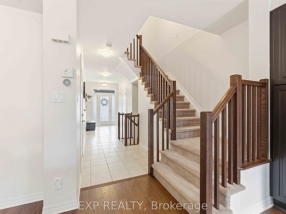 3rd image of 151 Hawkshaw Cres
