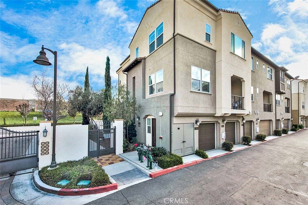 2394 S Tapestry Way 120, Anaheim, CA 92802 Zillow