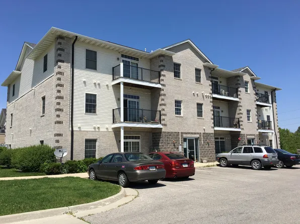 4511 Twain Cir #202 & G7, Ames, IA 50014