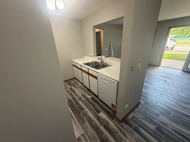 330 Leah Ln #1B — Photo 10