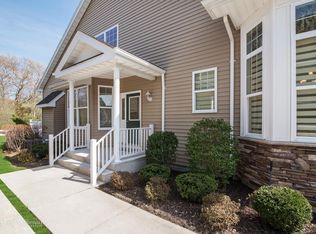 93 Pacific Dunes Ct, Medford, NY 11763