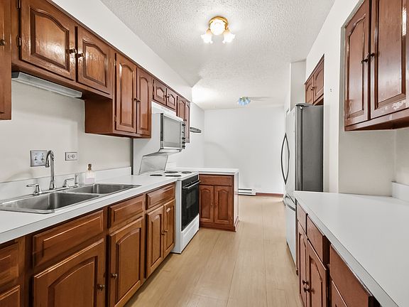 5th image of 5471 S Hyde Park Blvd APT 10A