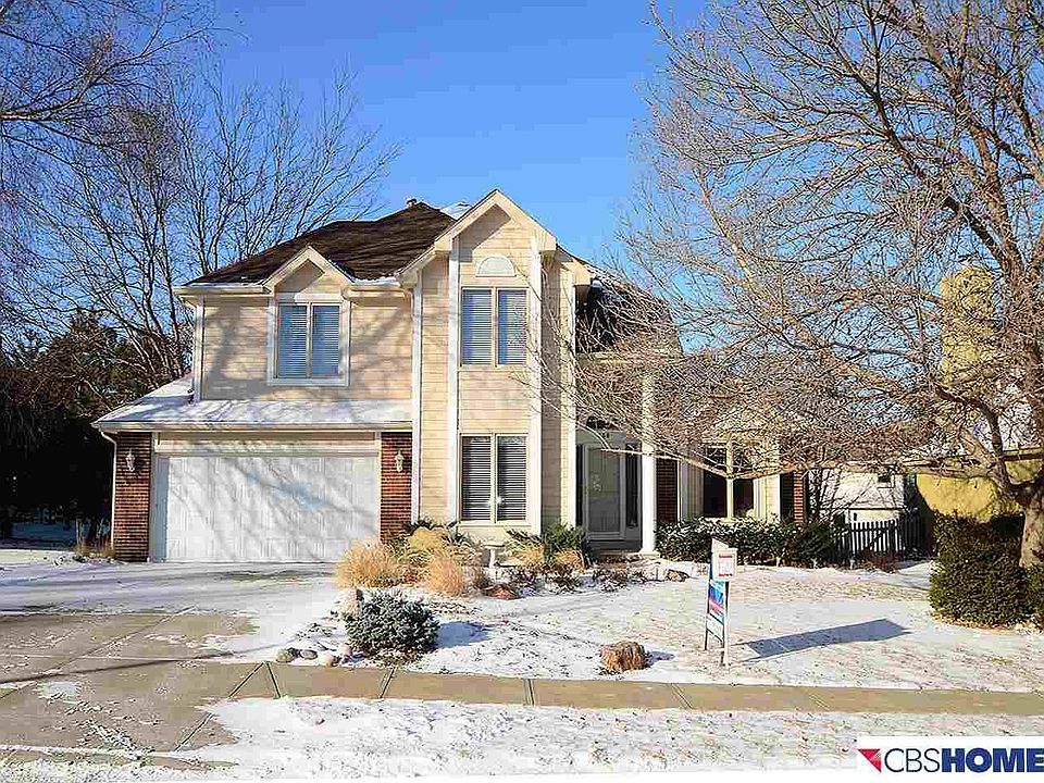 1st image of 368 N 160th St