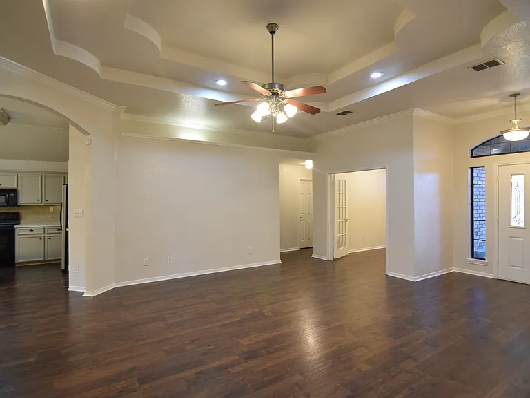 5805 Tropicana Ct — Photo 10