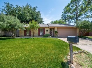 1908 Sabine Pass Ln, Arlington, TX 76006