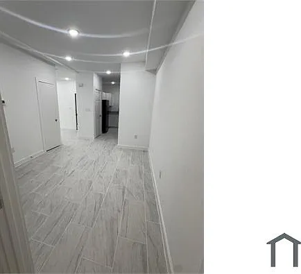 8503 S Flores St — Photo 12