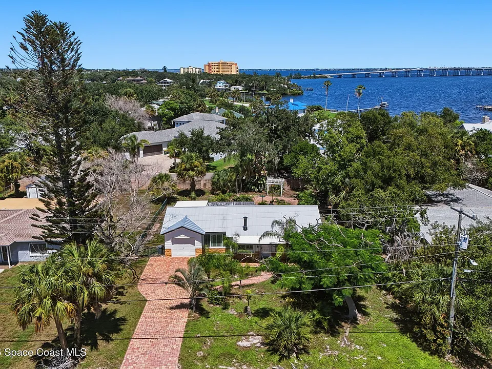 394 Royal Palm Dr