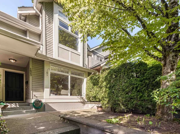 1823 Napier St, Vancouver, BC V5L 2N4