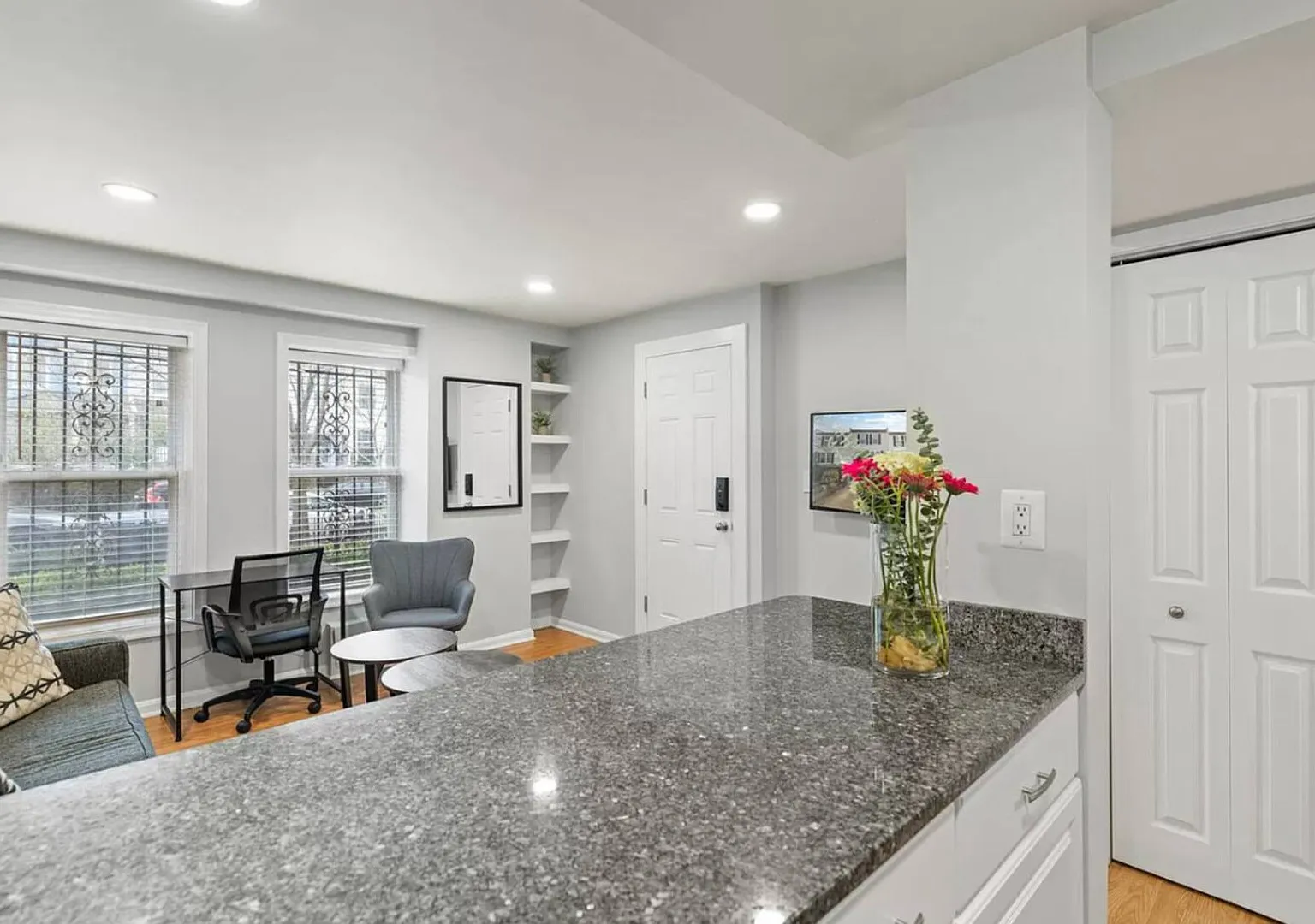 Adorable Guesthouse | Free Parking | Howard U — Photo 4