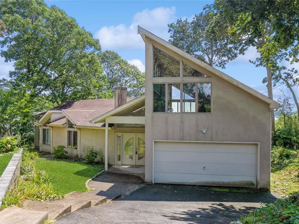 7 Exeter Court, Northport, NY 11768