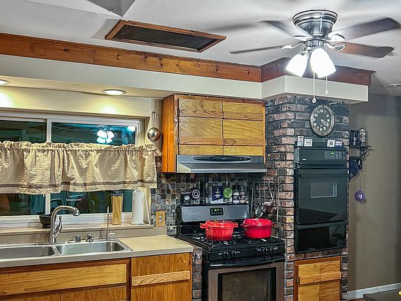 2nd image of 390 Whitesville Road